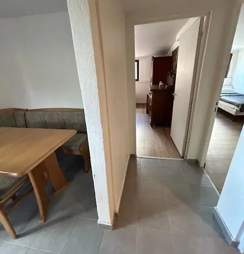 Entire 2 Bedroom 5 Beds Apartmán